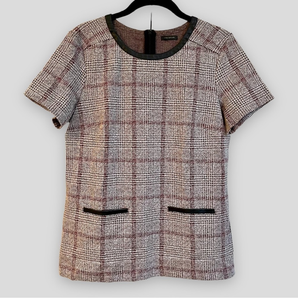 ANN TAYLOR, PLAID JACQUARD TUNIC. VERSATILE, SHORT SLEEVE TOP WITH LEATHER TRIM. - Picture 1 of 5